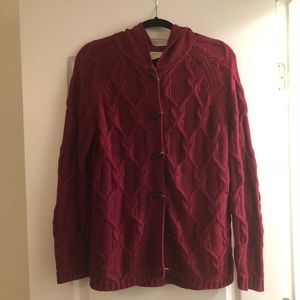 Cable knit sweater with buttons